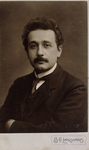 Carte-de-visite portrét Alberta Einsteina pořízený v Praze v roce 1912, 1912