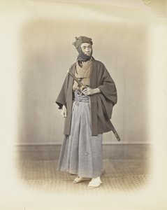 Japonec v tradičním oděvu (ručně kolorovaná černobílá fotografie) od Japanese Photographer