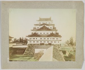 Hrad Nagoya, Japonsko (ručně kolorovaná černobílá fotografie) od Japanese Photographer