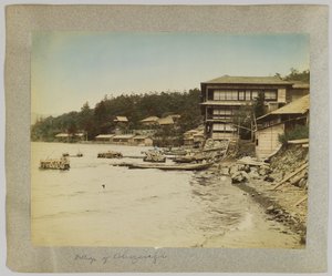 Vesnice Chuzenji, Nikko, Japonsko (ručně kolorovaná černobílá fotografie) od Japanese Photographer