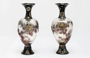 Pár váz Ozeki Studio, období Meiji, konec 19. století (keramika se zlatem a mědí) od Japanese School