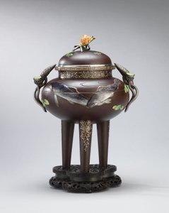 Smaltovaná a měkkým kovem vykládaná železná kadidelnice, zapečetěná Koichi Shin (Takasaki Koichi), Meiji Period (železo, zlato, stříbro a smalty) od Japanese School