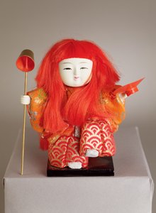 Festivalová panenka sluhy držící naběračku a misku od Japanese School
