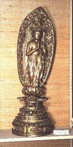 Figurka Fuku Kenjaku Kannon, období Edo (lak a zlacené dřevo)