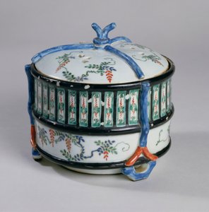 Kadidlo, konec 17. století (kakiemon porcelán s přeglazurovanými emaily)