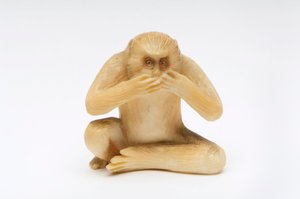 Speak No Evil, jedna ze tří moudrých opic od Japanese School