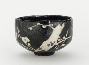 Čajová mísa s designem rozkvetlé švestky, Kjóto, Kyoto-fu, období Edo (keramika) od Japanese School