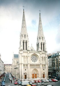 Pohled na průčelí, postaven 1854-59 od Jean Baptiste Antoine Lassus