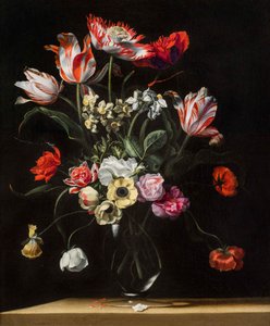 Tulipány, narcisy, karafiáty, máky, sasanky a další květiny ve skleněné váze na dřevěné římse, jeden z páru, 17. století od Jean Picart