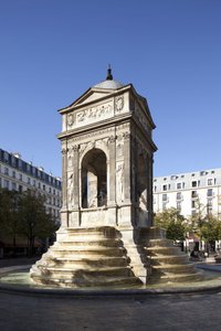 Pohled na Fontaine des Innocents, v renesančním stylu, monumentální fontána postavená v roce 1549 za vlády Jindřicha II (1519-1559)