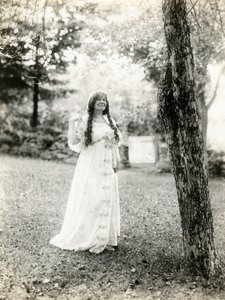 Grace Duffy Boylan matka Malcolma Stuarta Boylana, filmového režiséra Hollywood, kolem 1905-17 (želatinová stříbrná fotografie) od Jessie Tarbox Beals