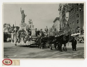 Historický průvod plovák č. 53: Socha svobody od Jessie Tarbox Beals