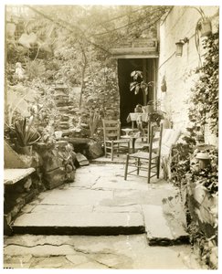 Domov George & Mary Stonehill, umělců, Greenwich Village, New York, USA, cca 1936-37 (želatinová stříbrná fotografie) od Jessie Tarbox Beals