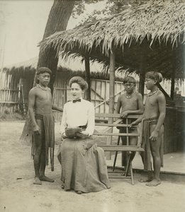 Kurzy zpěvu Igorrote. [Filipínská rezervace na katedře antropologie na světové výstavě 1904] od Jessie Tarbox Beals