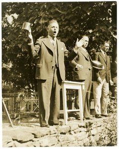 John W. Mitchell v Greenwich Conn nebo Weston, Conn Slavný dražitel, který se hodí k obrazu xx od Jessie Tarbox Beals