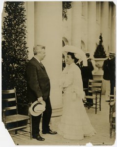Paní Norman Mack, guvernér Odell, St Louis Exposition 1903 od Jessie Tarbox Beals