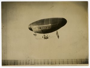 Vzducholoď "Ville de St Mande". od Jessie Tarbox Beals