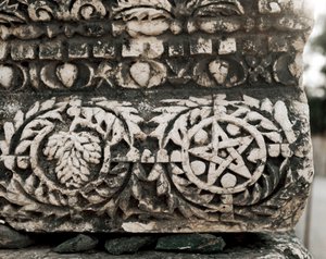 Detail hlavního města zobrazující Davidovu hvězdu, 2.-3. století od Jewish School
