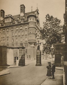 Vchod do Scotland Yardu z Derby Street, c1935.