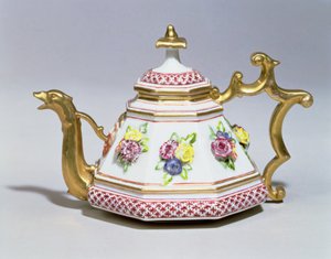 Míšeňská osmihranná čajová konvice, cca 1718 porcelán