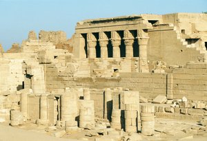Egypt, Dandarah (Dendera), chrám Hathor od Walter Charles Mills