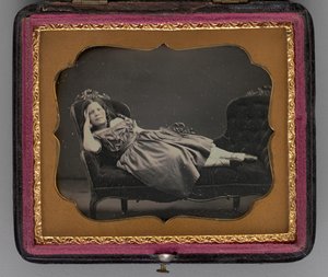 Portrét dívky ležící na lehátku bez názvu, 1855.