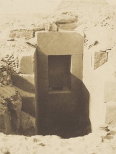 Pyramidy v Gisehu, Díla M. Mariette, Objev žulových dveří nalevo od vykopávek Sfingy