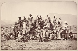 ?Afridi Picket poblíž Jumrood, Khyber a Rotass v dálce?, circa 1879 od John Burke