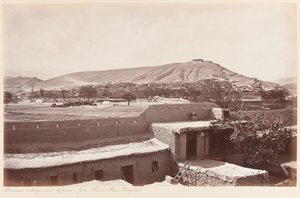 Vesnice Bemaru a obrana z původní základní nemocnice, 1879 od John Burke