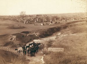 Velký nepřátelský indiánský tábor na řece Brule poblíž Pine Ridge