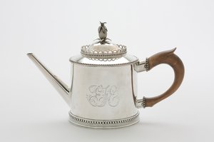 Čajová konvice, cca 1790 (stříbrná) od John David