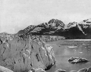 Ledovec Muir na Aljašce (černobílá fotografie) od John Lawson Stoddard