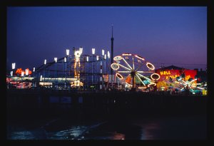 Steeplechase Pier v noci, Atlantic City, New Jersey, USA od John Margolies