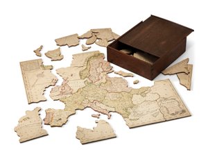 Evropa rozdělená na svá království, kolem roku 1766 (ručně kolorovaný rytý list připevněný na dřevě)