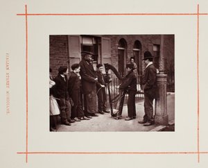 Italští pouliční hudebníci, 1877. od John Thomson