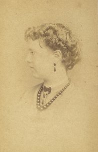 Florence Anne Claxton, 60. léta 19. století. od John and Charles Watkins