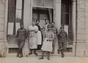 Album "Moje světová válka - vzpomínky na jihozápadní frontu v Korutanech, Itálie, Trentino-Alto Adige) 31.3.1915-12.11. 1918 - Josef Zohles Vídeň ": skupinový portrét před