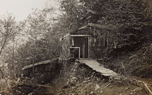 Album "Moje světová válka - vzpomínky na jihozápadní frontu v Korutanech, Itálie, Trentino-Alto Adige) 31.3.1915-12.11. 1918 - Josef Zohles Vídeň ": vojenská kasárna (č/b foto od Josef Zohles