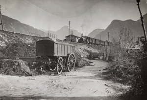 Album "Moje světová válka - vzpomínky na jihozápadní frontu v Korutanech, Itálie, Trentino-Alto Adige) 31.3.1915-12.11. 1918 - Josef Zohles Wien ": železnice Tolmezzo (č/b foto od Josef Zohles