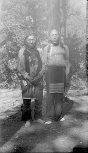 Černý los a syn Černý los, Siouxové z Ogalally, kteří bojovali v bitvě u Custera od Joseph G. Masters