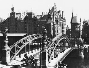 Most v Speicherstadt (skladové město) Hamburk, c.1910