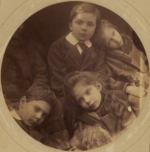[Děti Charlese Loyda Normana a Julie Cameron Normanové: George, Archie, Charlotte a Adeline] od Julia Margaret Cameron