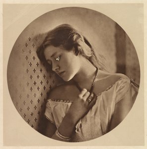 Ellen Terryová ve věku šestnácti let od Julia Margaret Cameron