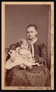 Skupinový portrét dětí Hermana Henryho Diebitsch, Marie a Josephine Josie, 8. června 1875. od Julius Ulke