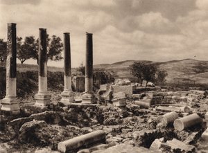 Samaria, Ruiny Herodova paláce (černobílá fotografie)