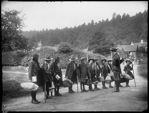 Holmbury St Mary, Shere, Guildford, Surrey, 23.05.1912 (černobílá fotografie)