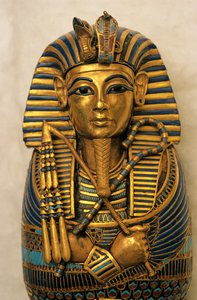 Rakev na vnitřnosti, Tutanchamon; výstava; katalog; Nová říše; Egypt;, 2009 (foto) od Kenneth Garrett