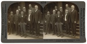 "Booker T. Washington a významní hosté, Tuskegee Institute, Alabama", duben 1906 (foto) od Keystone View Company