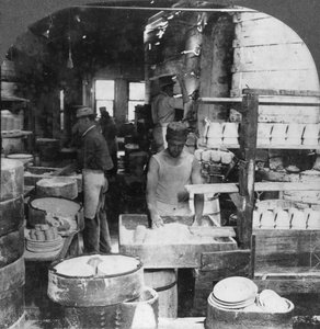 Vypalování nádobí v Noted Pottery Centre, Trenton, New Jersey, USA, počátek 20. století od Keystone View Company