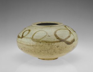 Dóza s motivem draka, provincie Hwanghaedo, období Choson, 2. polovina 17. století (porcelán s železným zdobením pod průhlednou glazurou)